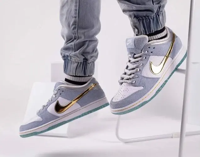 Alternative view of Giày Nike SB Dunk Low Sean Cliver 'Holiday Special' DC9936-100
