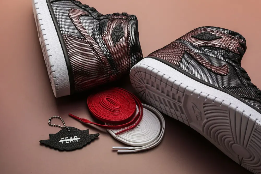 Alternative view of Giày Nike Jordan 1 Retro High Fearless Metallic 'Rose Gold' CU6690-006
