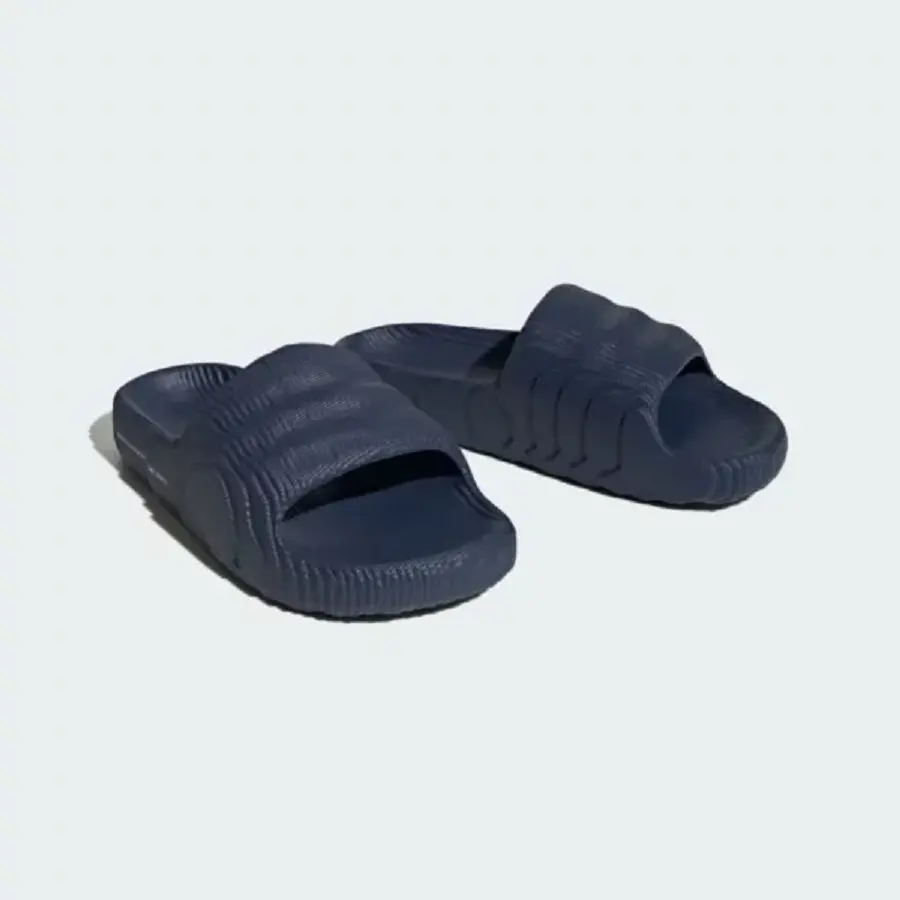 Alternative view of Dép Adidas Originals Adilette 22 ‘Navy’ IG7497