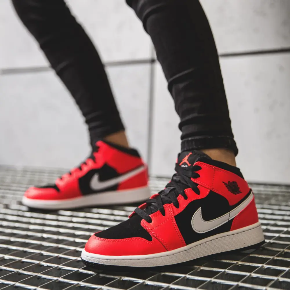 Alternative view of Giày Nike Jordan 1 Mid Infrared 23 554725-061