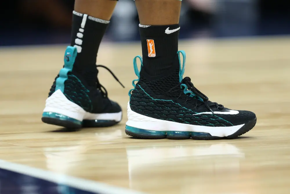 Giày Nike LeBron 15 'Griffey' PE AR5126-001 - Ảnh 3