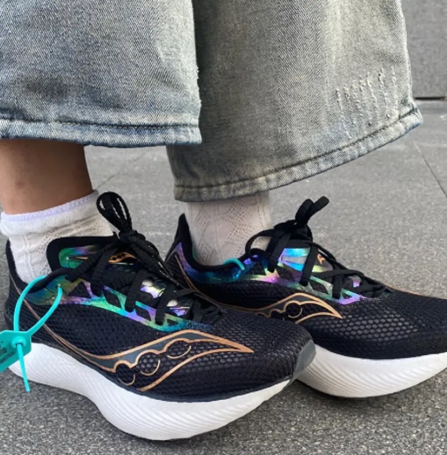 Alternative view of Giày Saucony Endorphin Pro 3 'Black Goldstruck' S20755-10