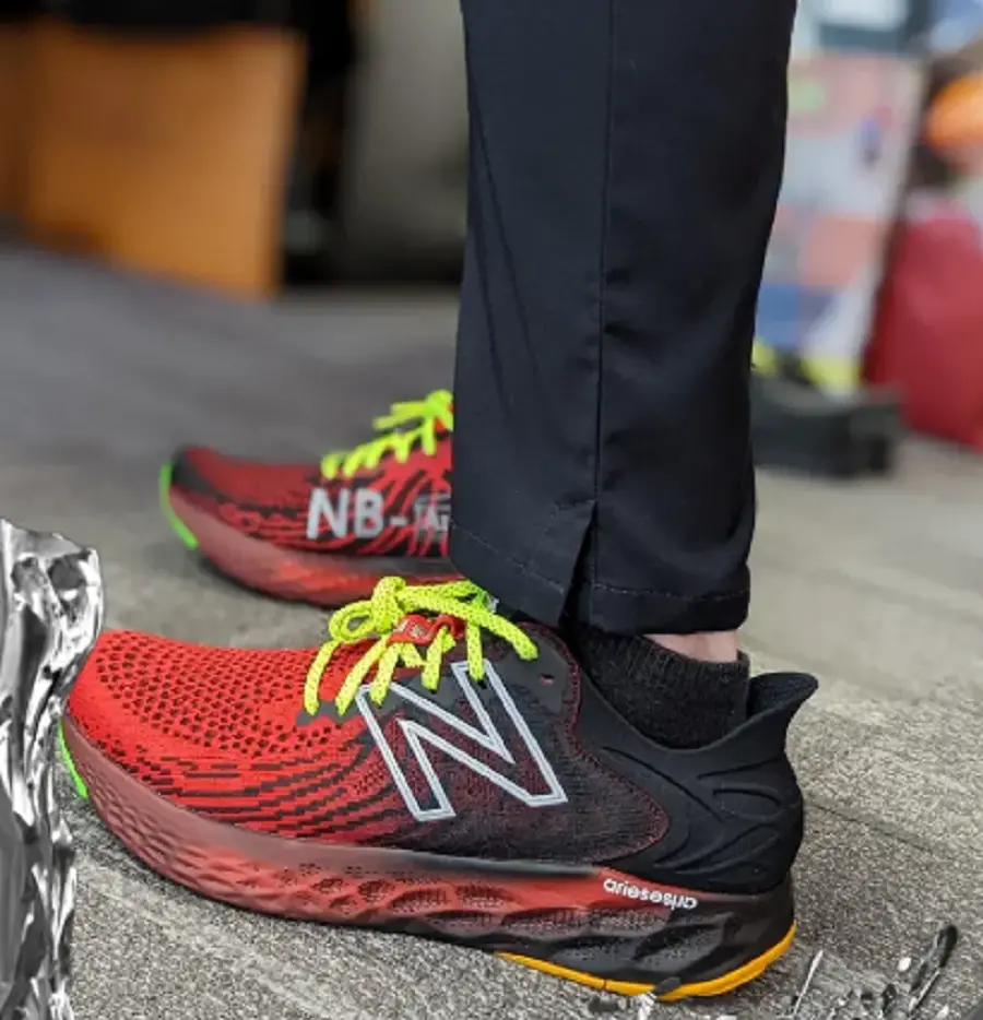 Alternative view of Giày New Balance Fresh Foam 1080v11 Unbalanced 'Black Red' M1080Z11