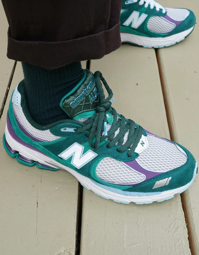 Giày New Balance 2002R 'There Back Yard Legends' M2002RUT - Ảnh 4