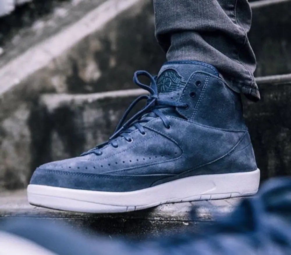 Alternative view of Giày Nike Air Jordan 2 Retro Deconstructed 'Thunder Blue' 897521-402