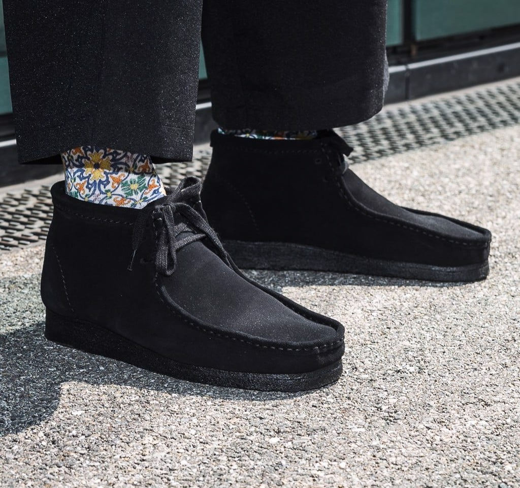 Giày Clarks Wallabee Boot 'Black Suede' 261-55517 - Ảnh 2