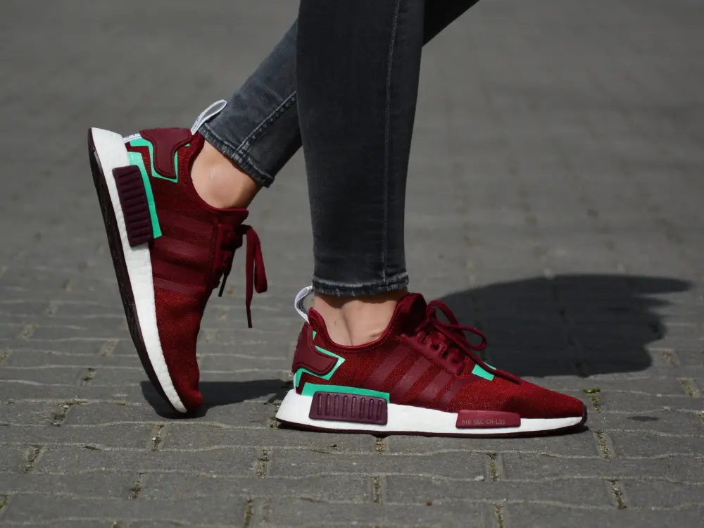 Giày Adidas NMD R1 Collegiate Burgundy Green BD8007 - Ảnh 4