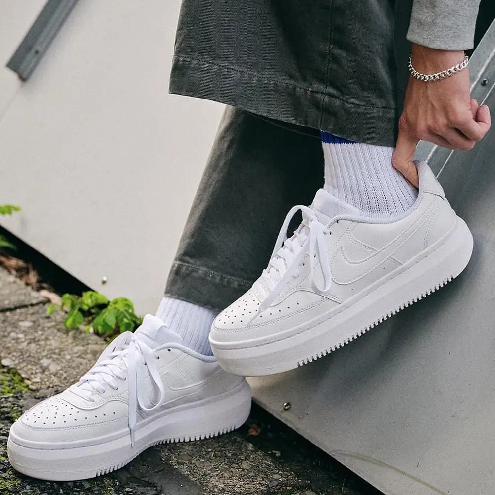 Alternative view of Giày Nike Court Vision Alta 'Triple White' DM0113-100