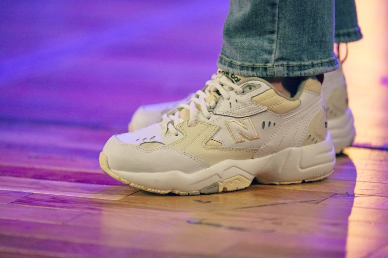 Giày New Balance Wmns 608 RW1 'Vanilla' WX608RW1 - Ảnh 4