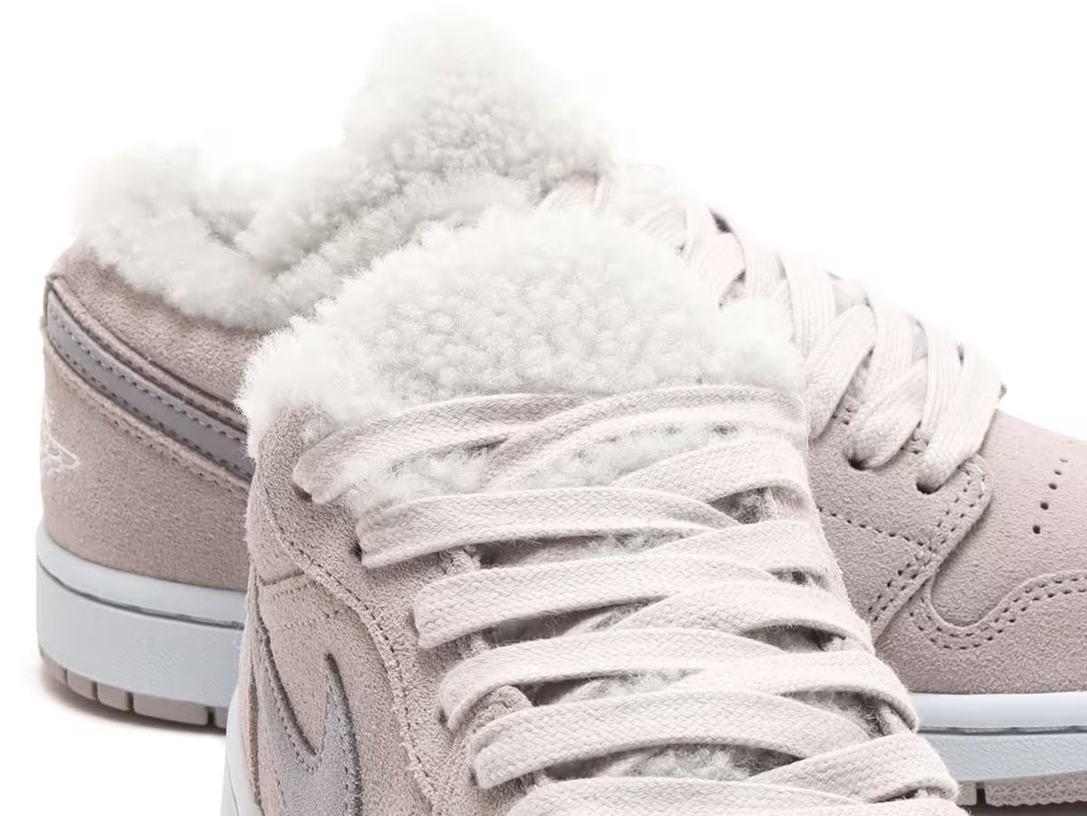 Giày Nike Wmns Air Jordan 1 Low 'Sherpa Fleece' DO0750-002 - Ảnh 4