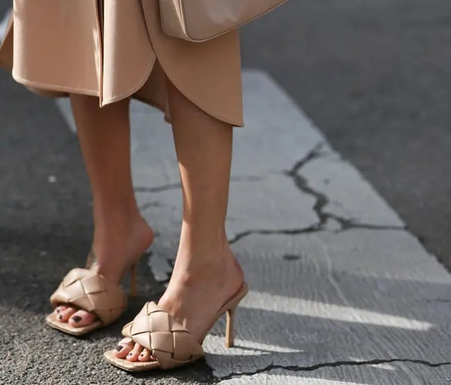 Giày Cao Gót Bottega Veneta Lido Mule 'Bandage' 608854VBSS01740 - Ảnh 2
