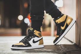Giày Nike Air Jordan 1 Retro High OG NRG 'Gold Toe' 861428-007 - Ảnh 3