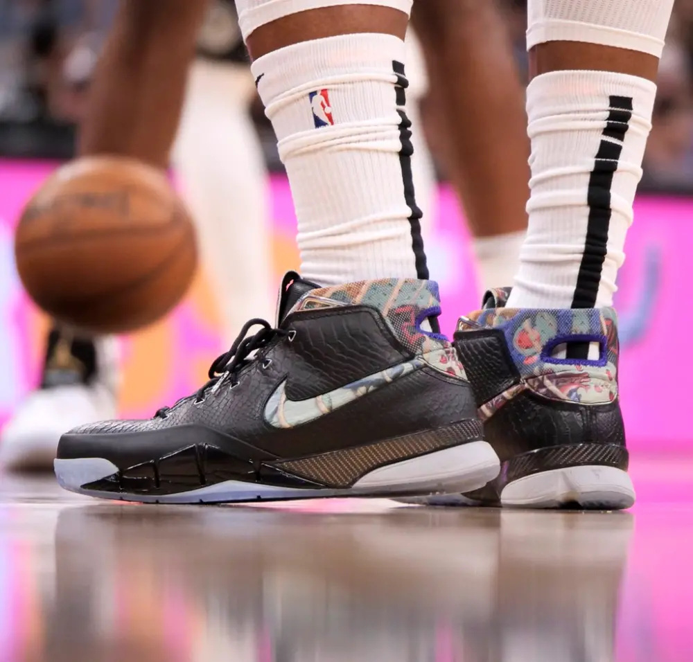Alternative view of Giày Nike Kobe 1 'Prelude 81 Points' 640221-001
