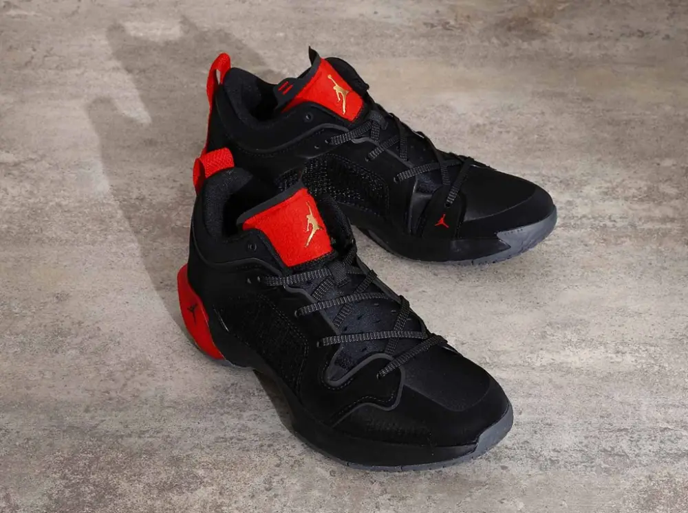 Alternative view of Giày Nike Air Jordan XXXVII Low Pf 'Black' DQ4123-007
