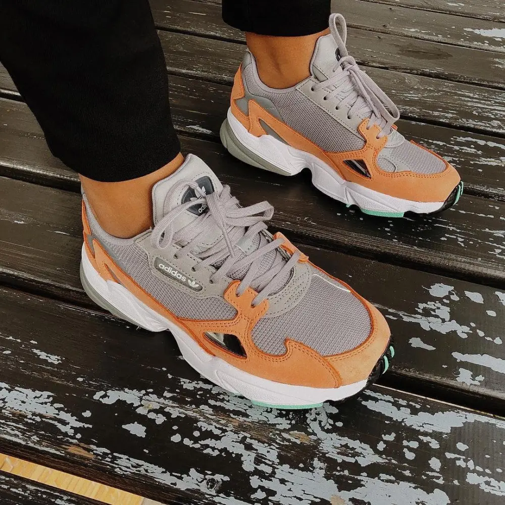 Alternative view of Giày Adidas Falcon 'Light Granite' B28130