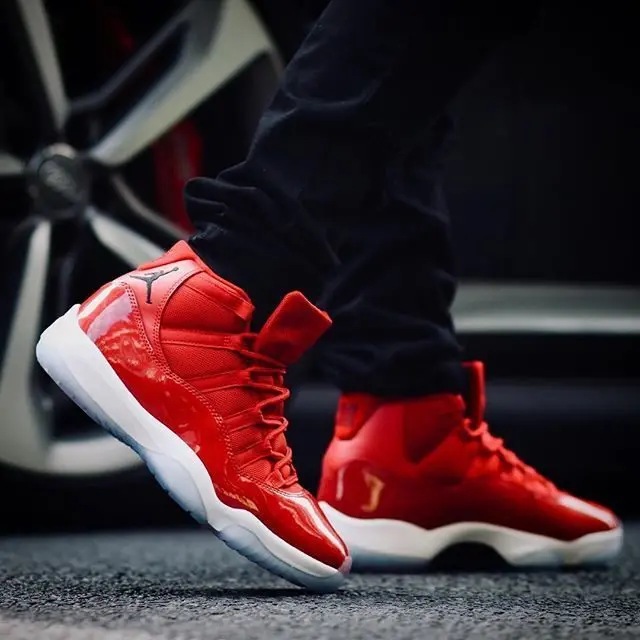 Alternative view of Giày Nike Air Jordan 11 Retro 'Win Like 96' 378037-623