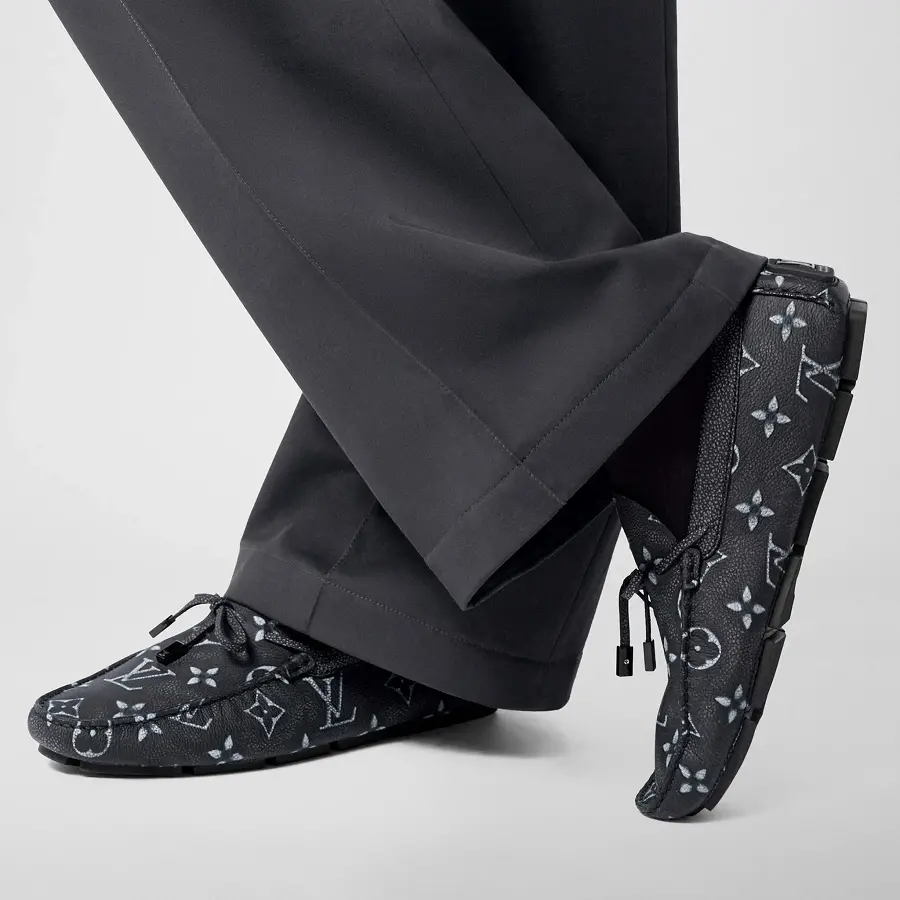 Alternative view of Giày Louis Vuitton LV Driver Moccasin 'Black' 1AAS2L