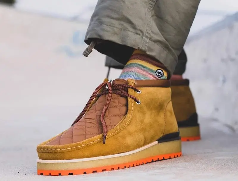 Giày Clarks x Moncler Monwallabee 'Oak Yellow' 261-71478 - Ảnh 3