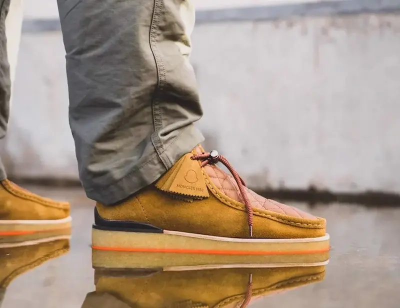 Alternative view of Giày Clarks x Moncler Monwallabee 'Oak Yellow' 261-71478
