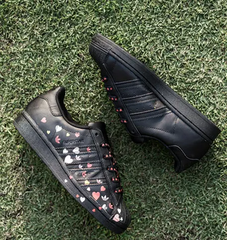 Alternative view of Giày Adidas Wmns Superstar 'Valentine's Day' FV3288