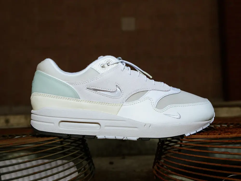 Alternative view of Giày Nike Air Max 1 'Hangul Day' DZ5317-121