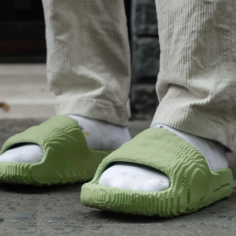Dép Adidas Adilette 22 Slides 'Magic Lime' GX6946 - Ảnh 4