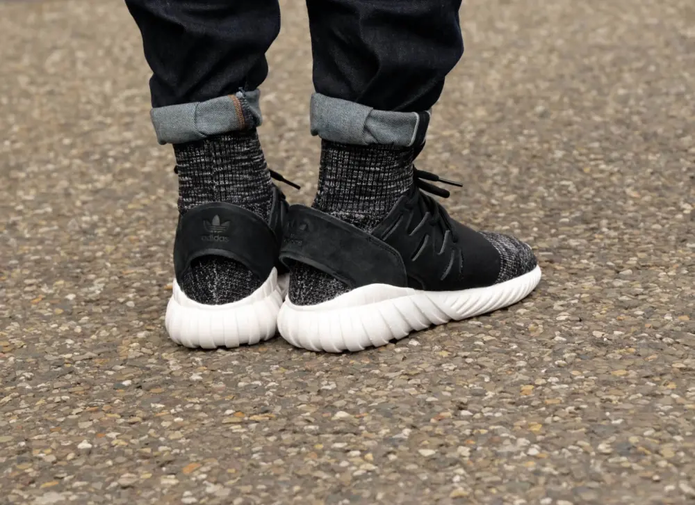 Alternative view of Giày Adidas Tubular Doom Glow-In-the-Dark BB2392