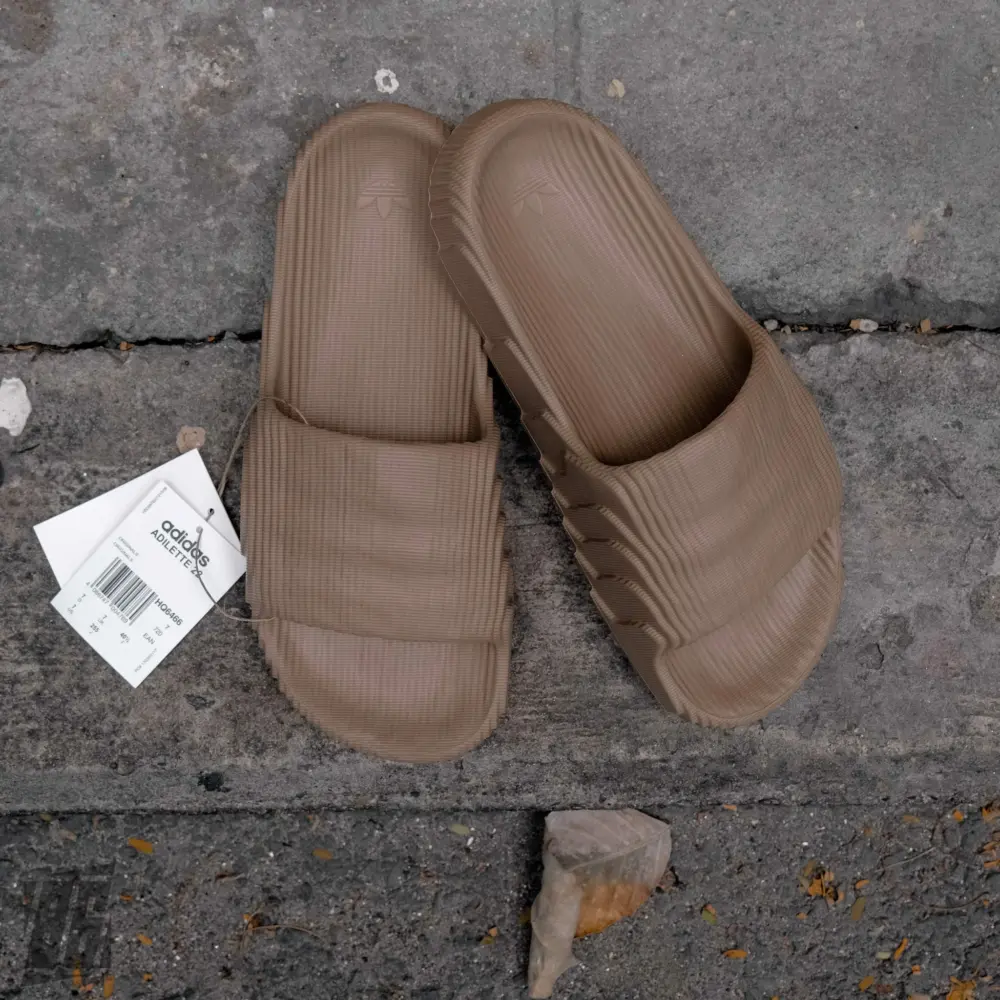 Alternative view of Dép Adidas Adilette 22 'Cardboard' HQ6466