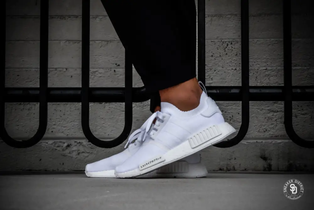 Alternative view of Giày Adidas NMD_R1 Primeknit 'Japan Triple White' BZ0221