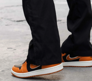 Alternative view of Giày Nike Air Jordan 1 Low 'Sport Spice Black' DV1299-800
