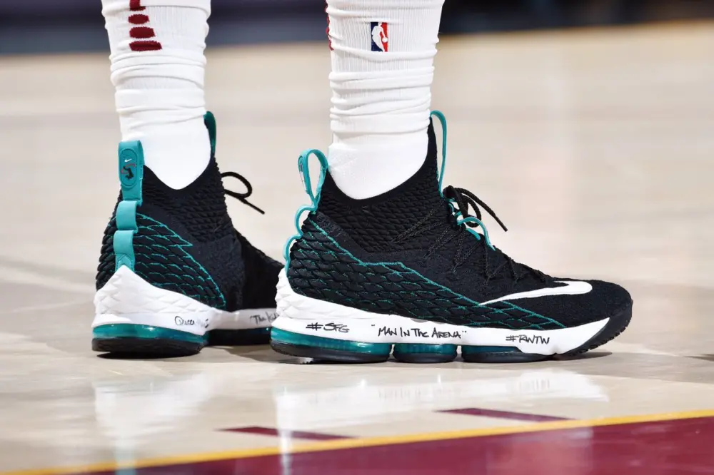Giày Nike LeBron 15 'Griffey' PE AR5126-001 - Ảnh 4
