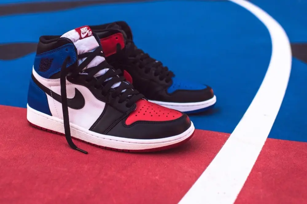 Alternative view of Giày Nike Air Jordan 1 Retro Top 3 555088-026