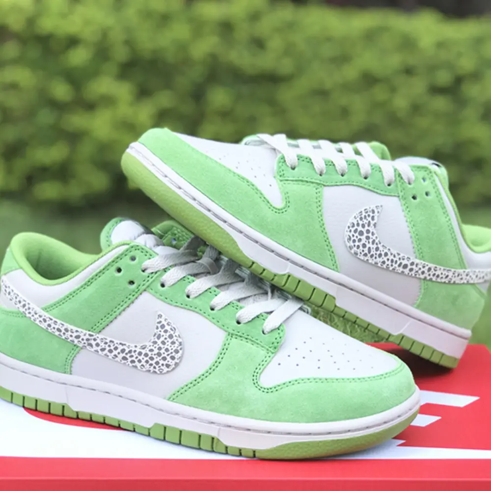 Alternative view of Giày Nike Dunk Low 'Safari Swoosh Chlorophyll' DR0156-300