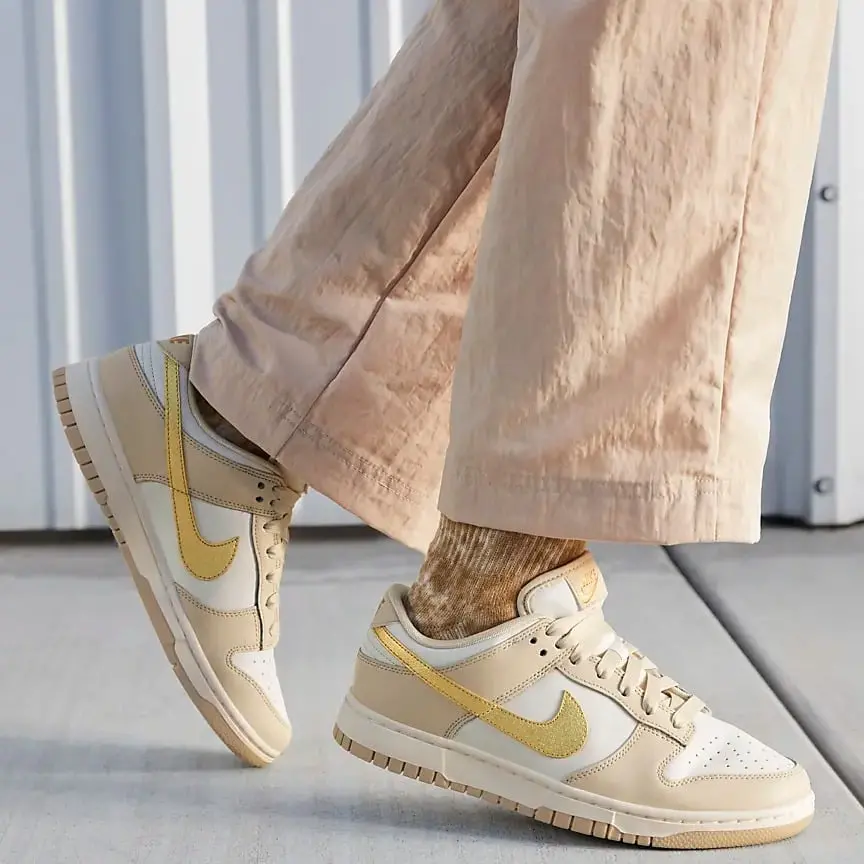 Giày Nike Dunk Low 'Phantom Metallic Gold' DX5930-001 - Ảnh 10