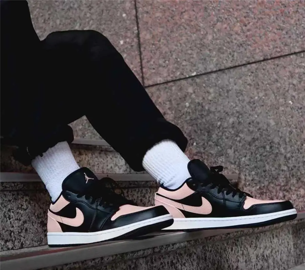 Giày Nike Air Jordan 1 Low GS 'Crimson Tint' 553560-034 - Ảnh 4