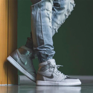 Alternative view of Giày Nike Jordan 1 Retro High 'CO Japan Neutral Grey Suitcase' DA0382-029