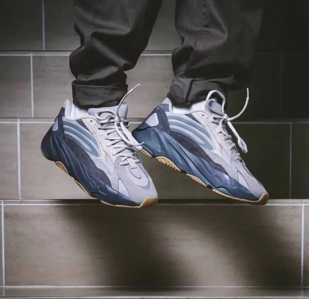 Alternative view of Giày Adidas Yeezy Boost 700 V2 'Tephra' FU7914
