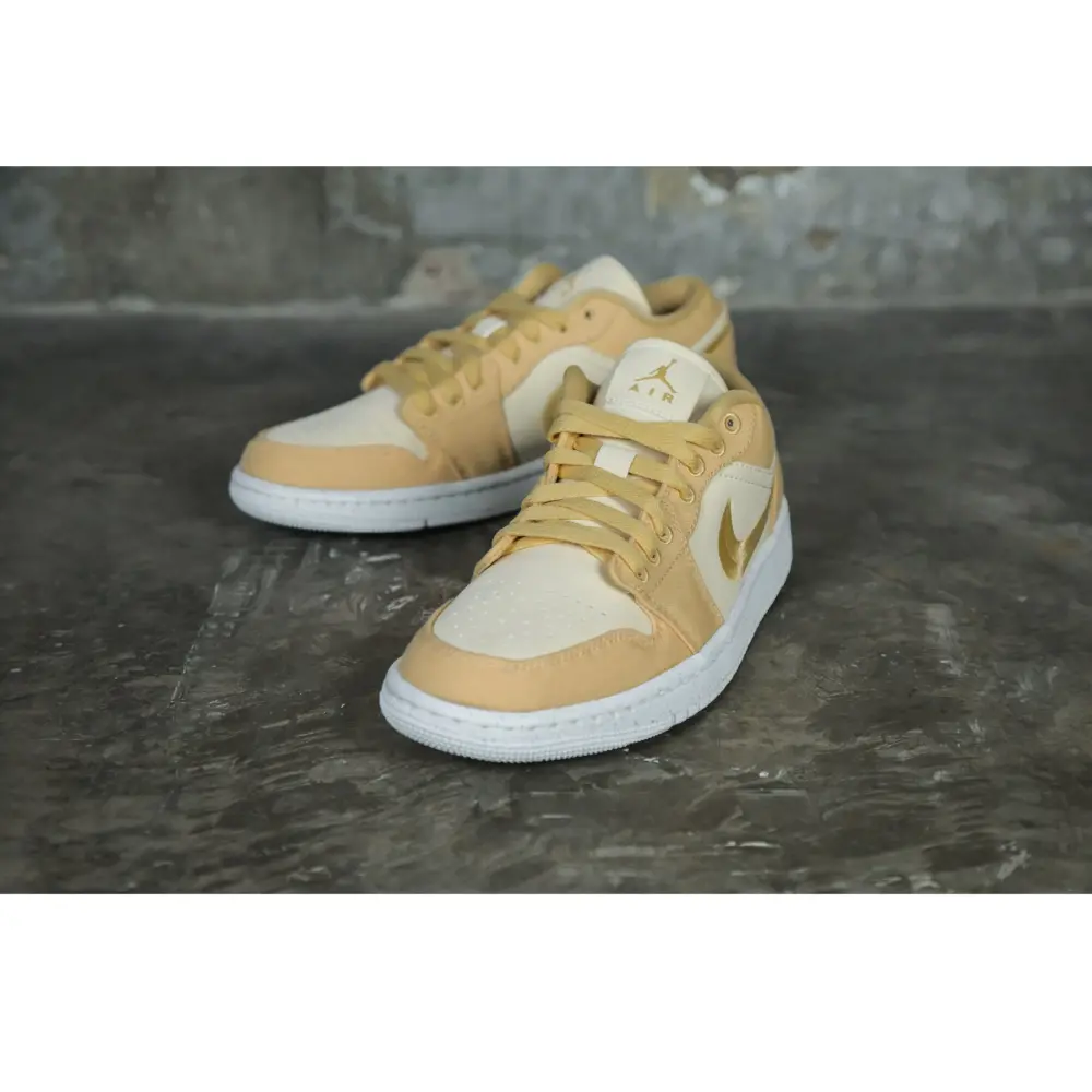 Giày Nike Air Jordan 1 Low SE 'Celestial Gold' DV0426-200 - Ảnh 5