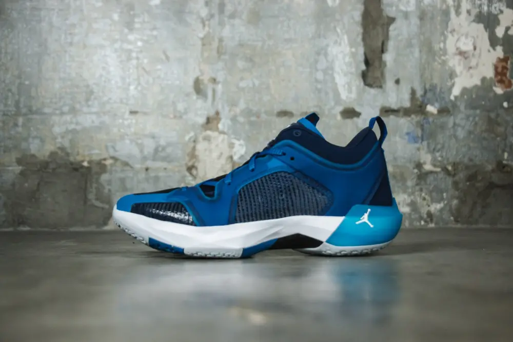 Giày Nike Air Jordan 37 Low 'Military Blue' DV9909-401 - Ảnh 3
