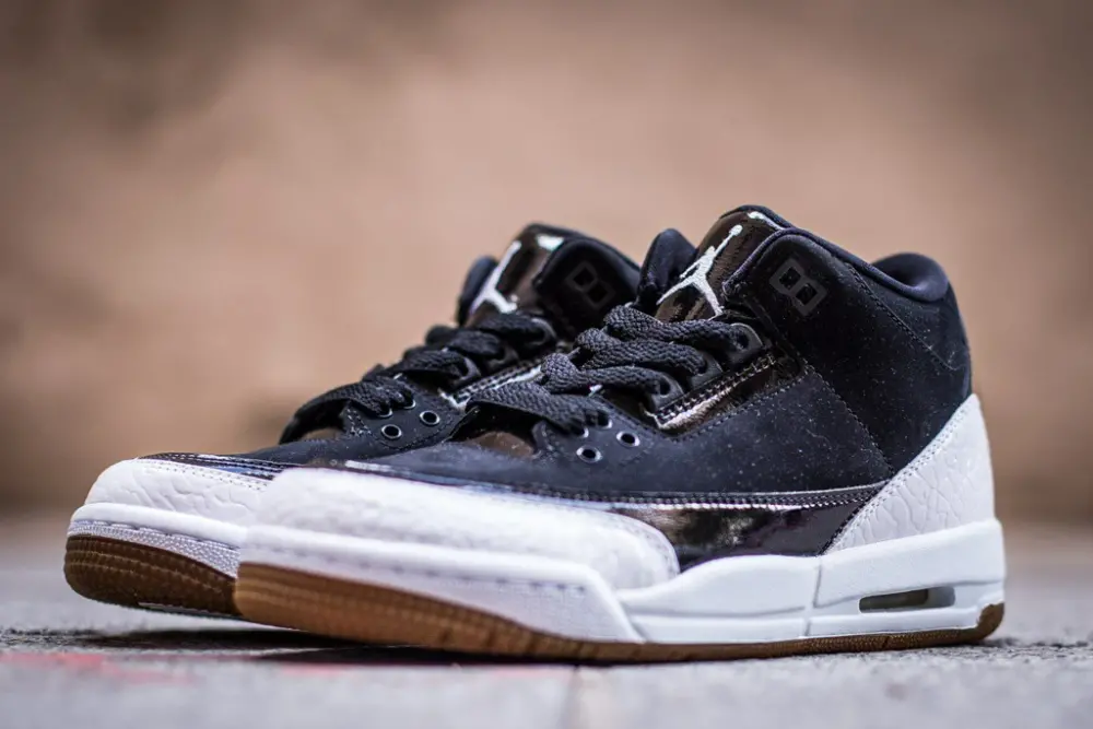 Alternative view of Giày Nike Air Jordan 3 Retro GS 'Black White' 441140-022