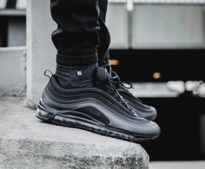 Alternative view of Giày Nike Air Max 97 'Triple Black' 921733-001