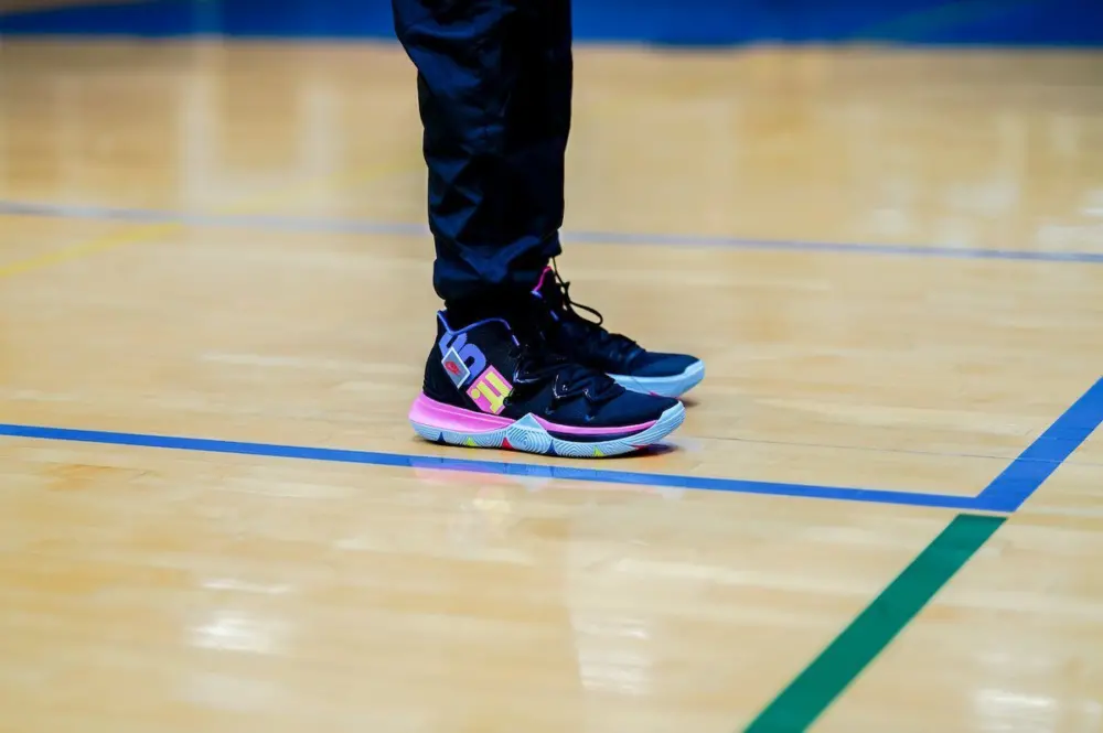 Alternative view of Giày Nike Kyrie 5 'Just Do It' AQ2456-003