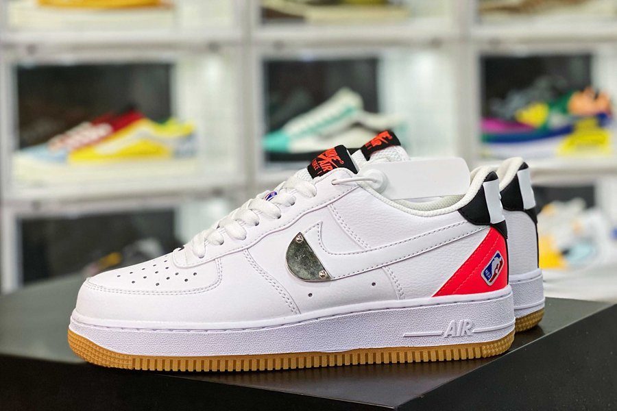 Giày Nike NBA x Air Force 1 LV8 1 HO20 GS 'White Bright Crimson' CT3842-101 - Ảnh 6