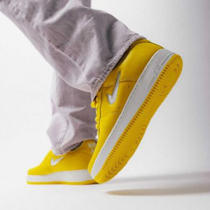 Alternative view of Giày Nike Air Force 1 Low ‘Yellow Jewel’ FJ1044-700