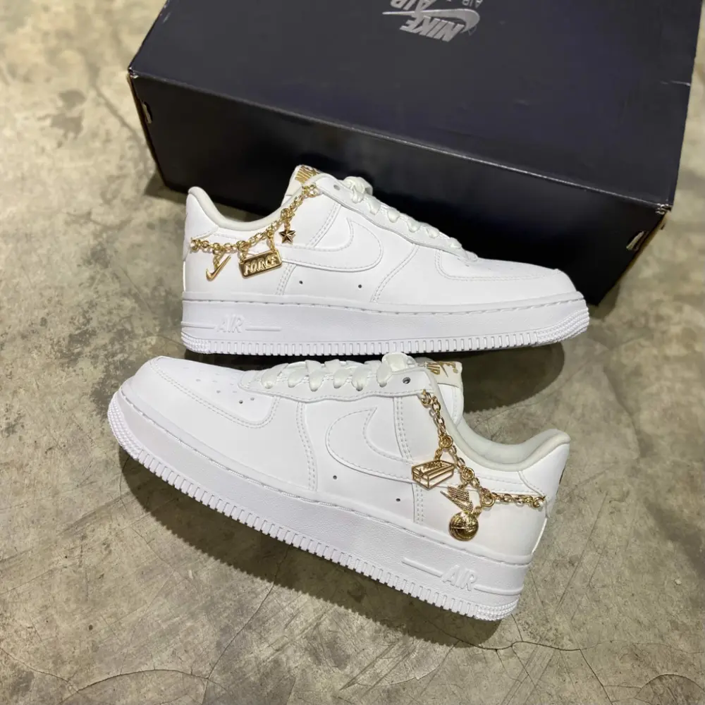 Giày Nike Wmns Air Force 1 '07 LX 'Lucky Charms' DD1525-100 - Ảnh 9