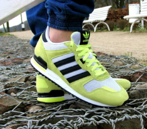 Alternative view of Giày Adidas ZX 700 'Flourescent' M19394