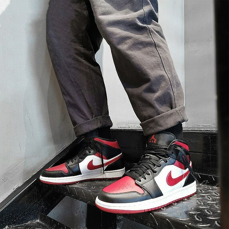 Giày Nike Air Jordan 1 Mid 'Bred Toe' 554725-066 - Ảnh 3