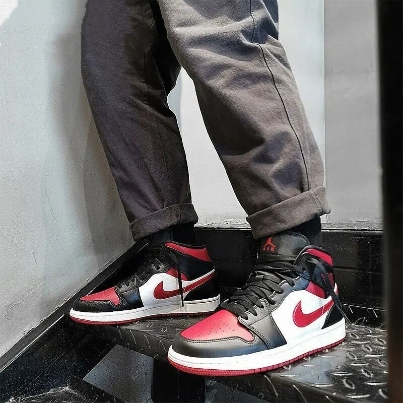 Giày Nike Air Jordan 1 Mid 'Bred Toe' 554725-066 - Ảnh 3