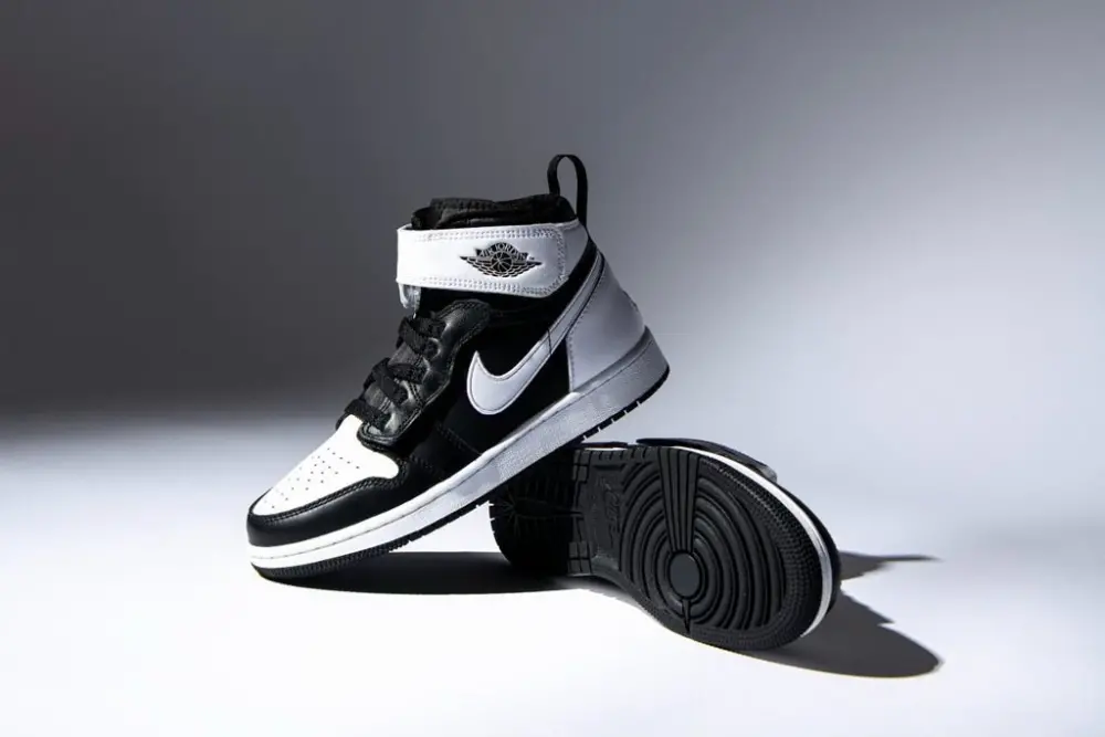 Giày Nike Air Jordan 1 High FlyEase GS 'Black White' DC7986-011 - Ảnh 3