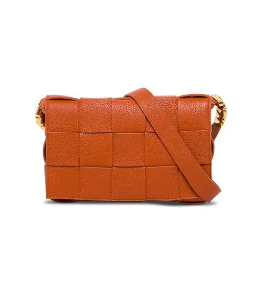Túi Bottega Veneta Cassette Shoulder Bag In Maxi Intrecciato 666870-V17H1-7654